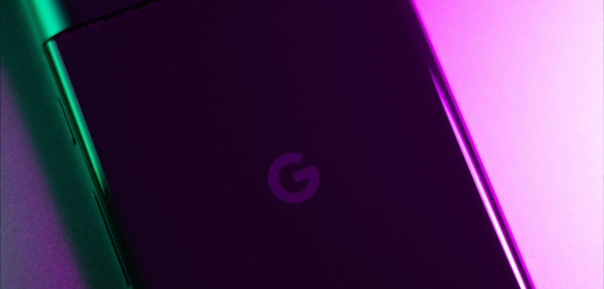 Rückseite eines Google Pixel-Handys.
