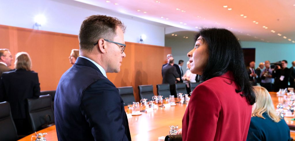 Woche 4: Reiche setzt Gaskraftwerkspfad im Kabinett durch 