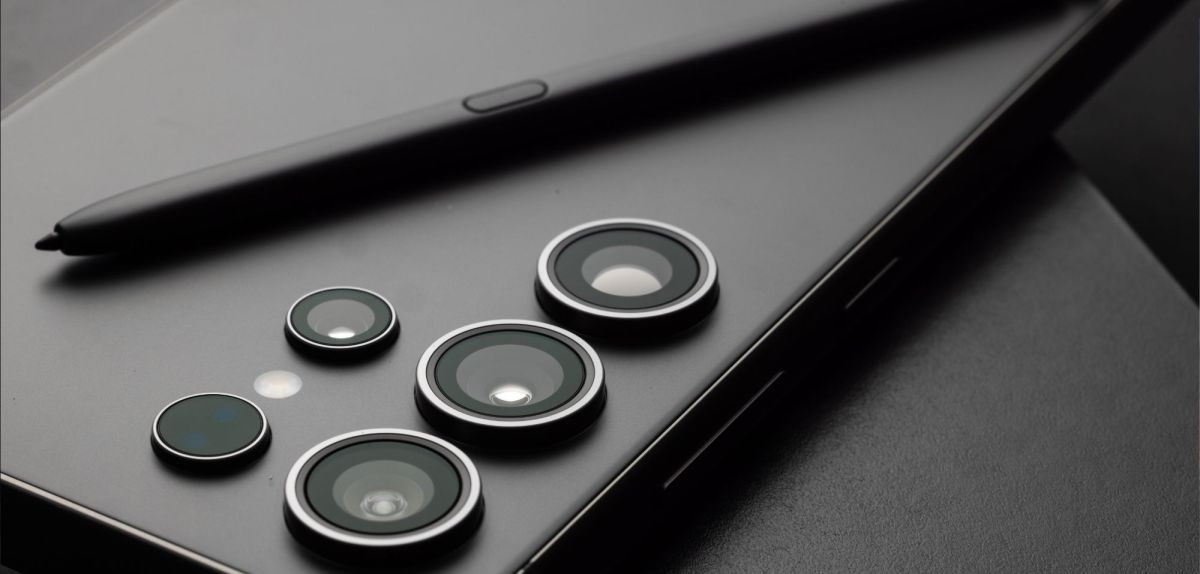 Rückseite eines Samsung Galaxy-Handys.