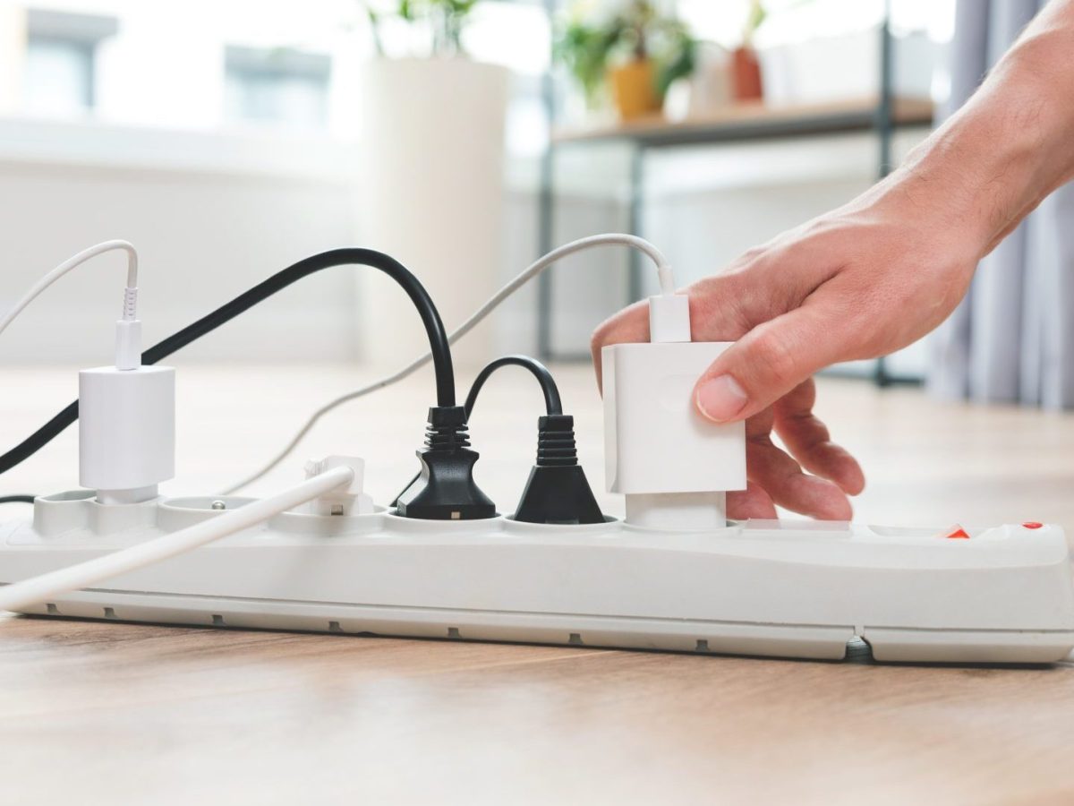 Elektrogeräte an einer Steckdose