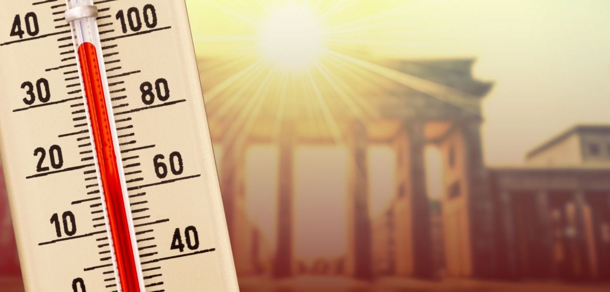Thermometer vor dem Brandenburger Tor.