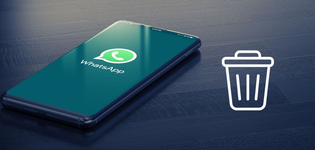 WhatsApp auf dem Handy und ein Papierkorb-Symbol