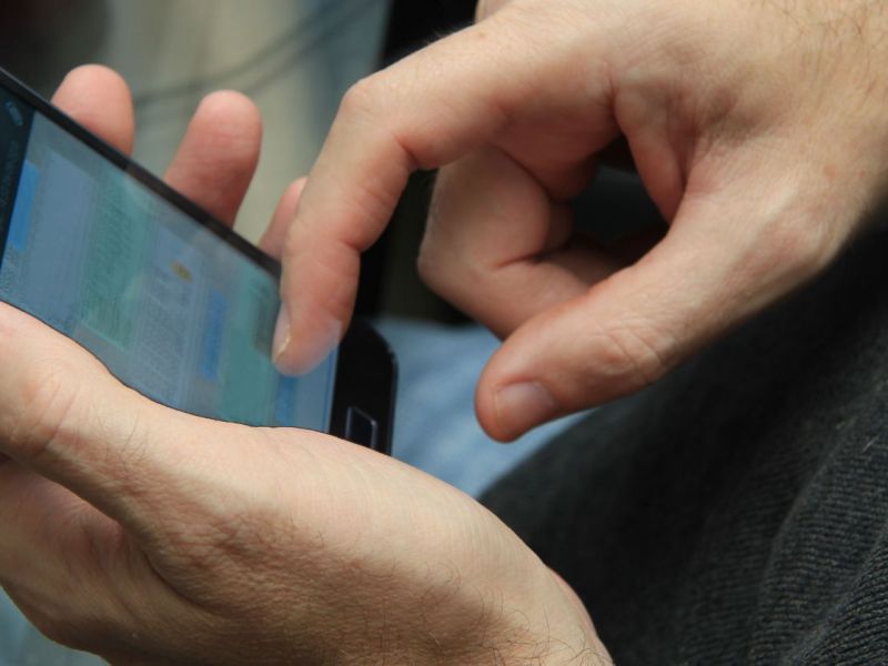 Text-Benachrichtigung auf dem Handy.