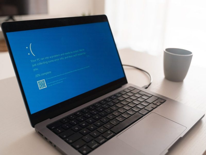 Windows-Fehlermeldung auf einem Laptop
